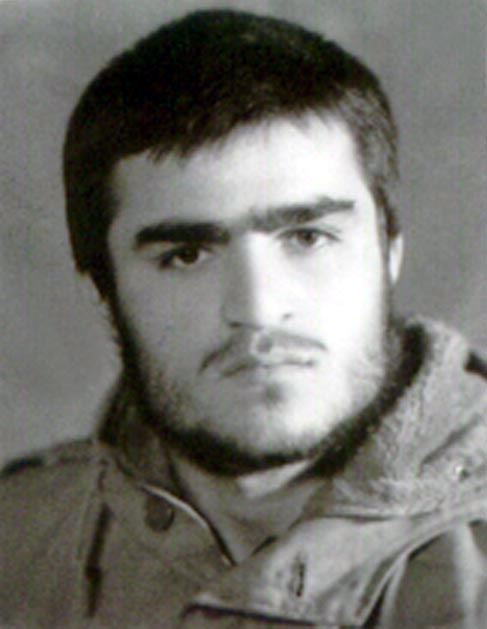 شهید حجت اله کشاوری فرزند عشرت اله