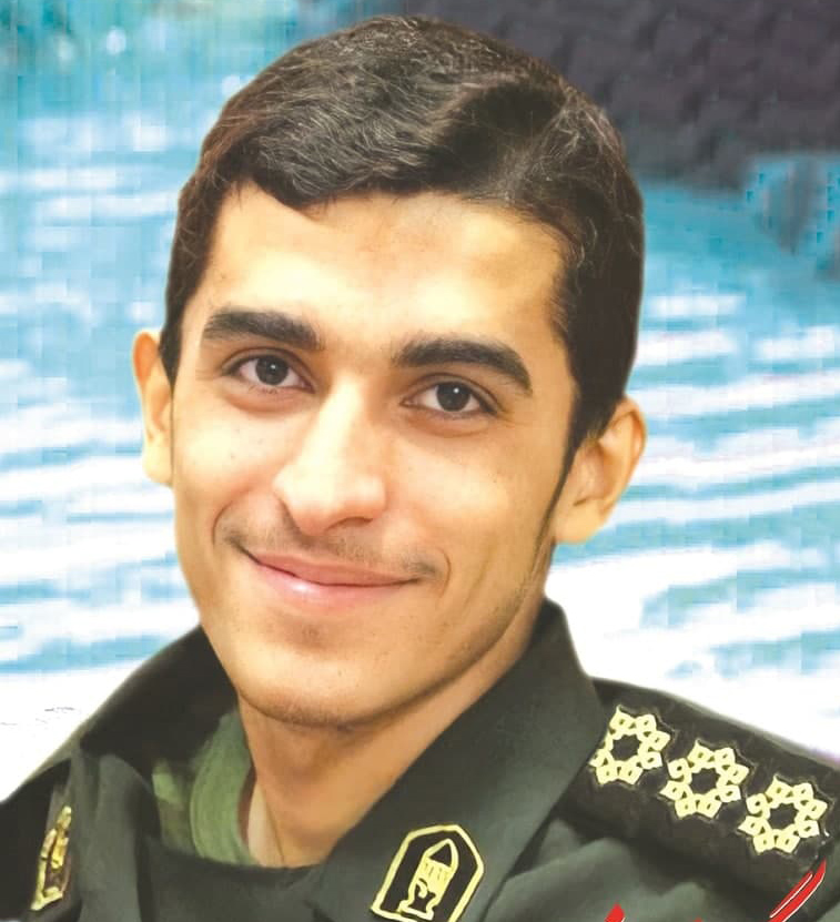شهید عباس دانشگر فرزند مومن