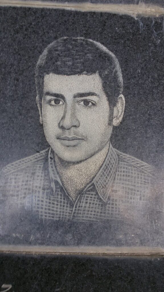 شهید علی علی آبادی فرزند نصرت اله