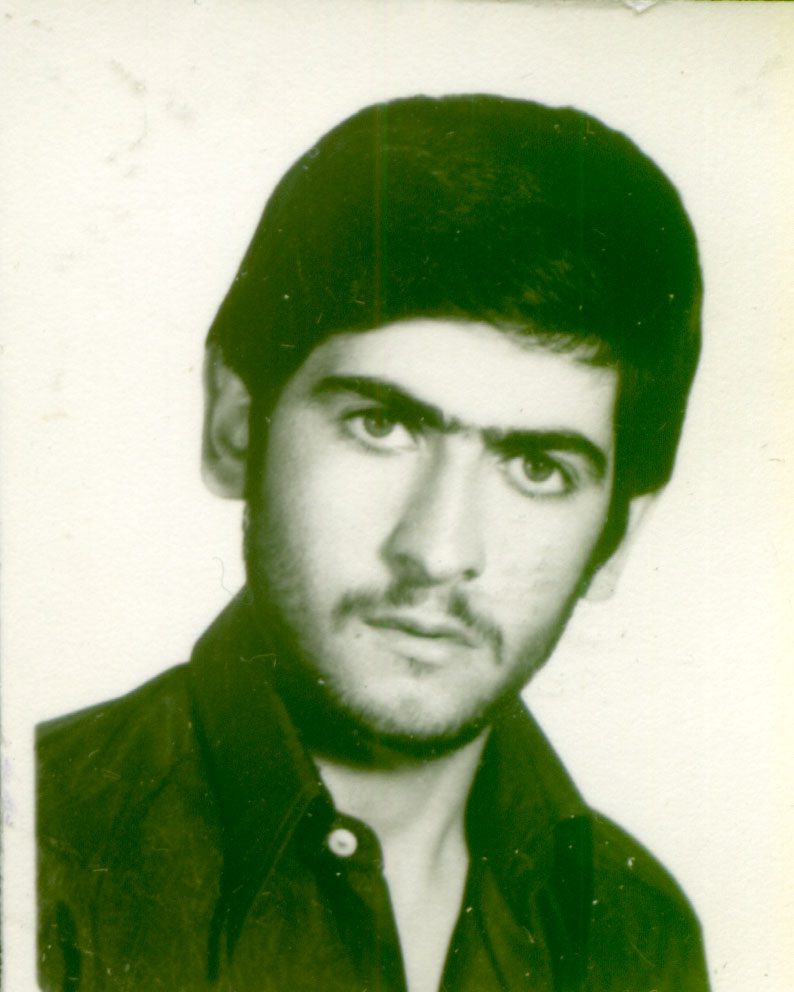 شهید یونس آقایی فرزند مصیب