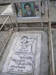عکس مزار شهید حسن آذربرا فرزند بالااوغلان