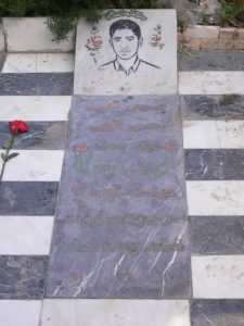 عکس مزار شهید حسن فقیهی فرزند محمد
