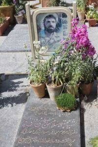 عکس مزار شهید مصطفی ردانی پور فرزند محمدباقر